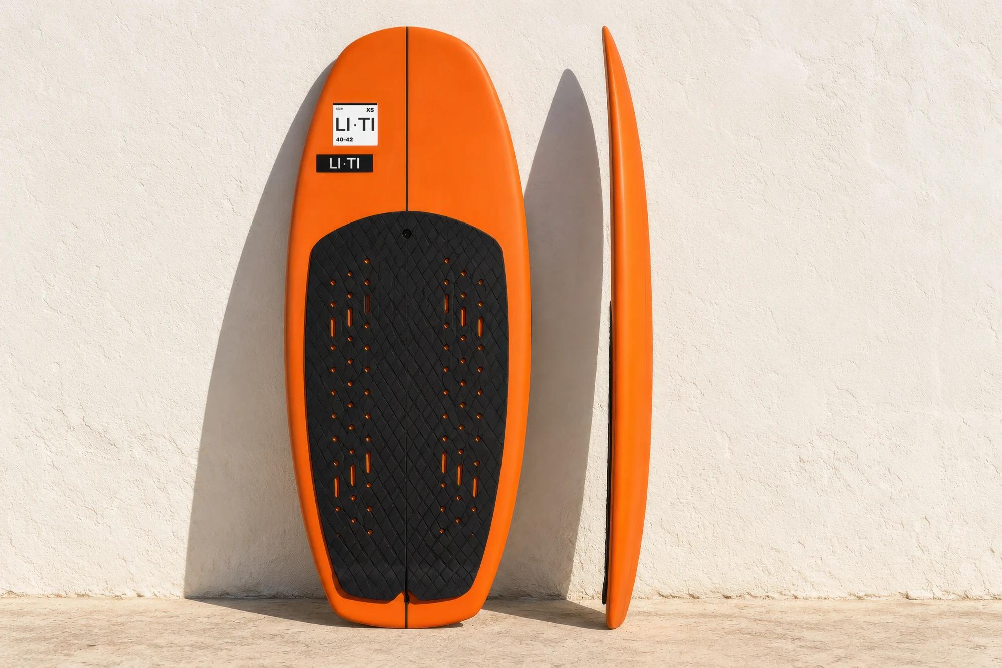 LI·TI wakesurf board